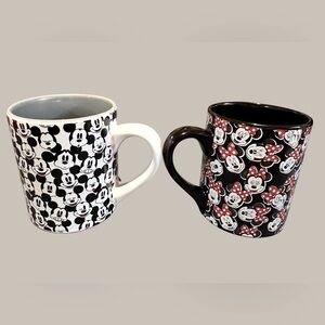 ❤️MICKEY & MINNIE MOUSE❤️ Mugs set, Mickey gray interior and Minnie black 14 oz